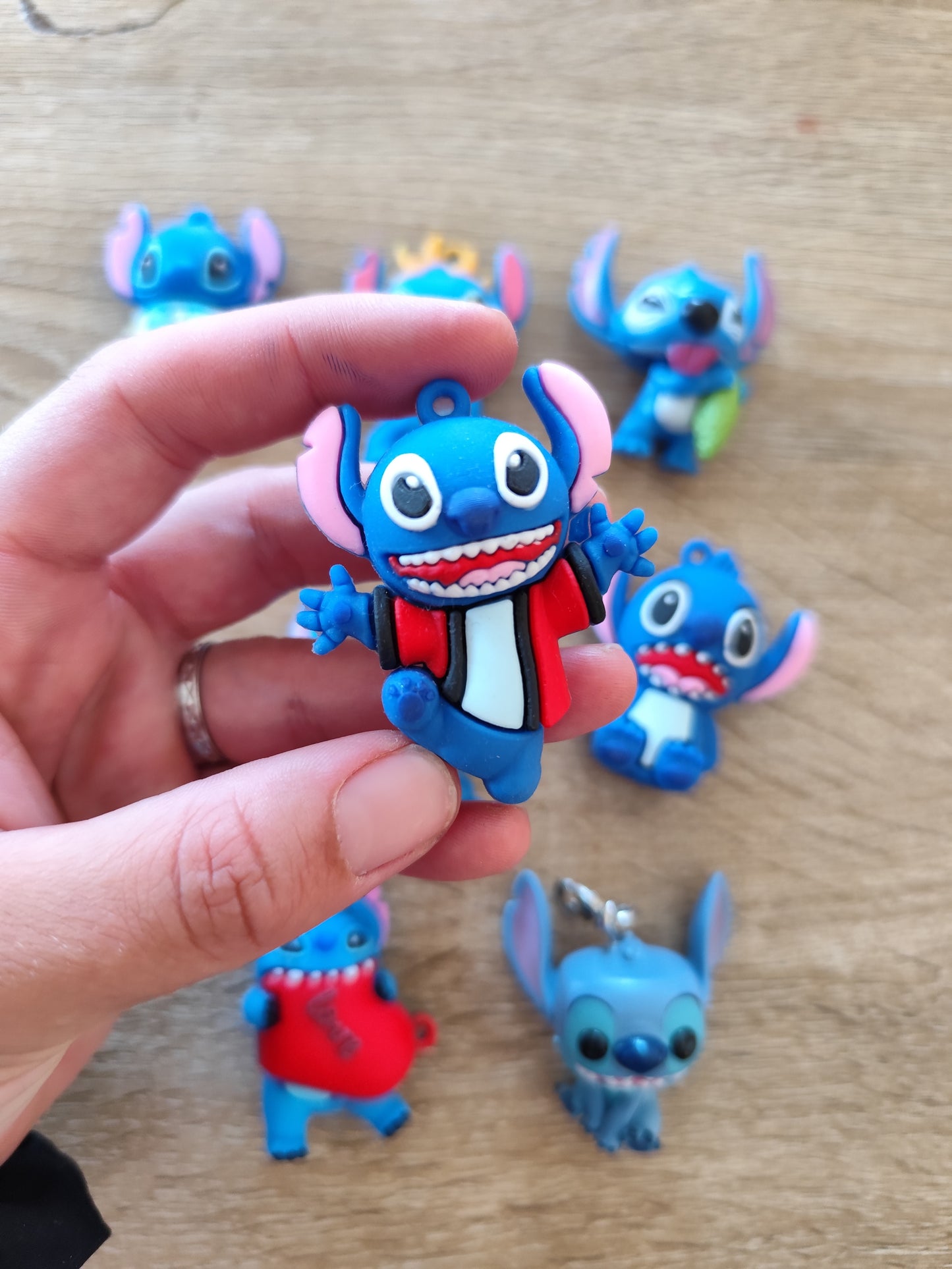 Lot 8 figurines stitch