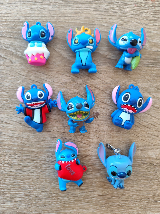Lot 8 figurines stitch