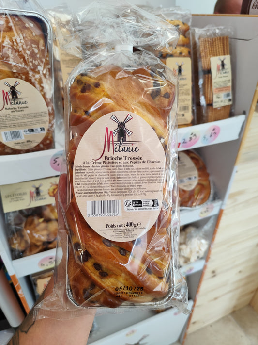 Brioche tressée crème pâtissière/ pépites de chocolat