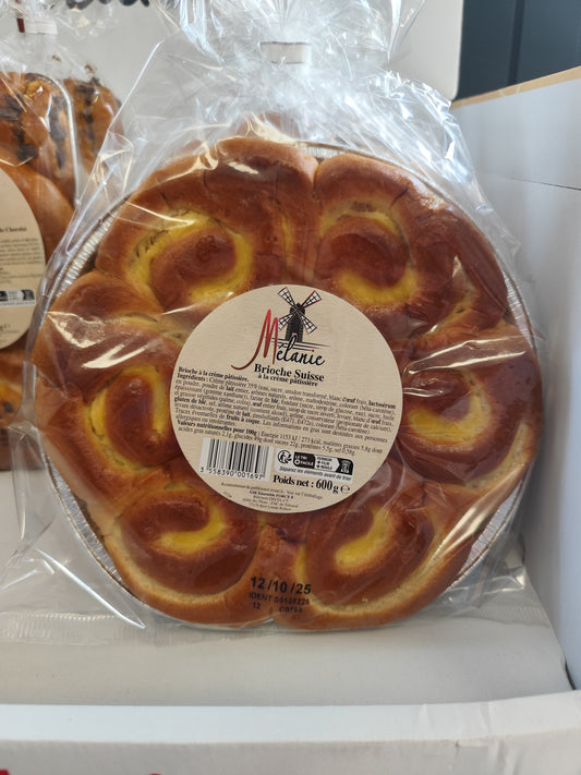 Brioche suisse a la crème pâtissière